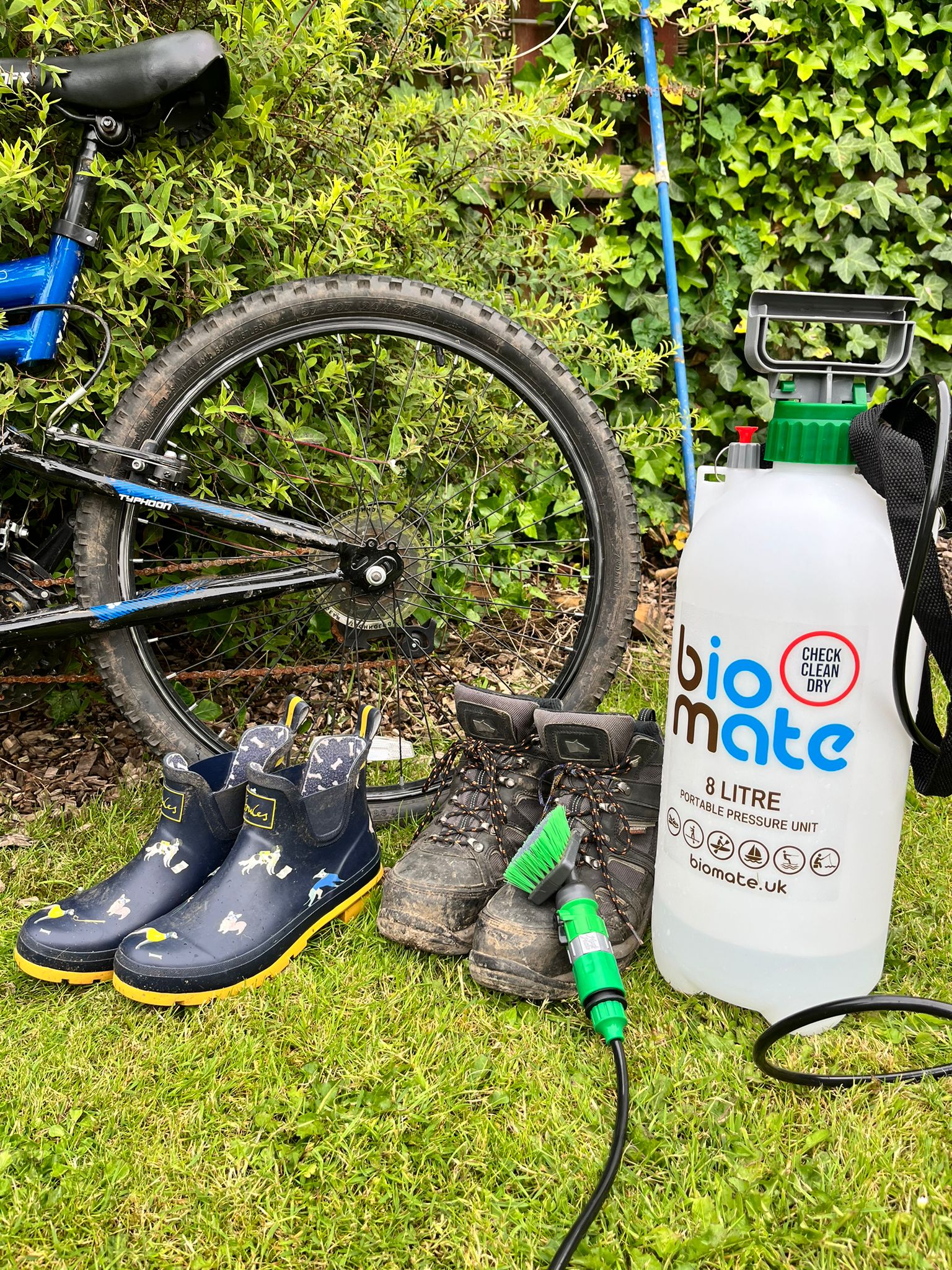 The Bio Mate 8 litre portable pressure unit (only). Also compatible with all Mud Mate products.